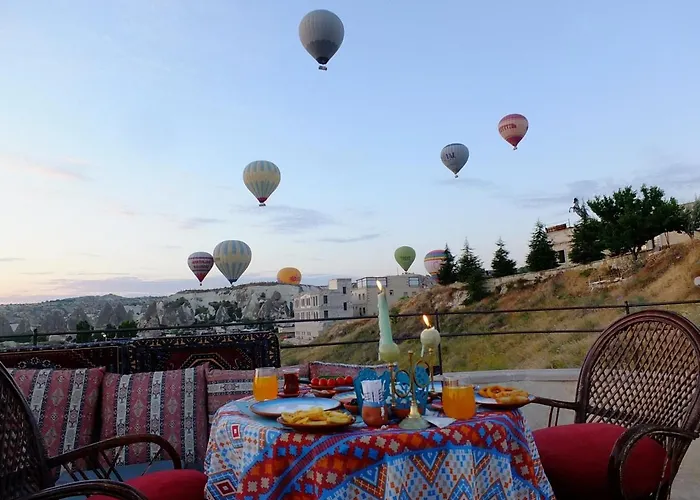 מלון Balloon Cave 4*