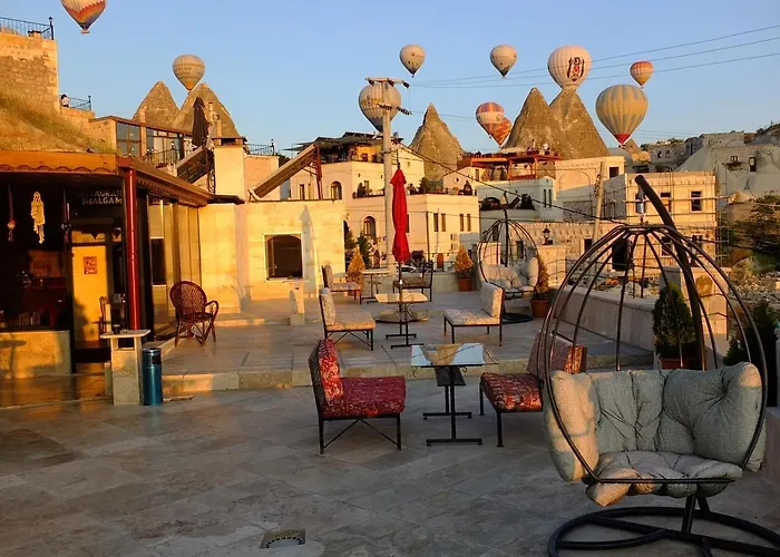 מלון Balloon Cave