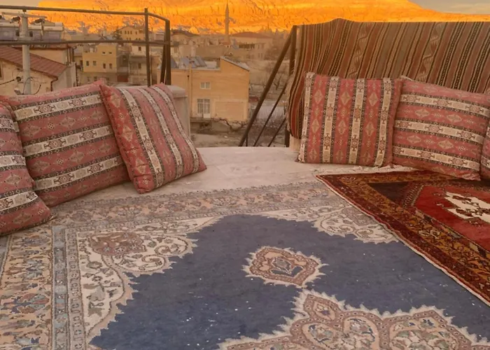 מלון Balloon Cave