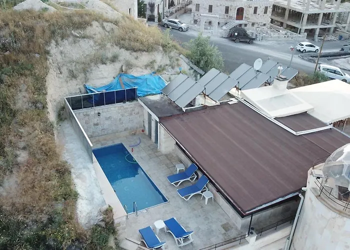 מלון Balloon Cave