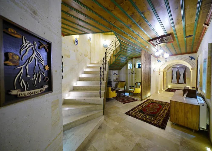 מלון Balloon Cave 4*